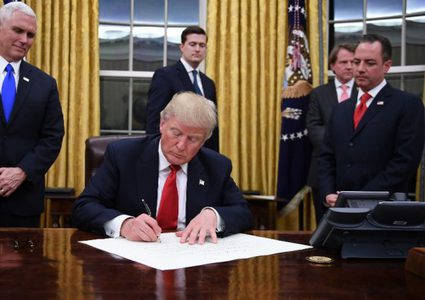 يديعوت أحرنوت: ترامب يريد انشاء دولة فلسطينية بشرط أن لا تكون القدس عاصمتها