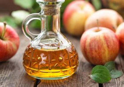 مشروب خل التفاح بالعسل لعلاج السعال والتهاب الحلق