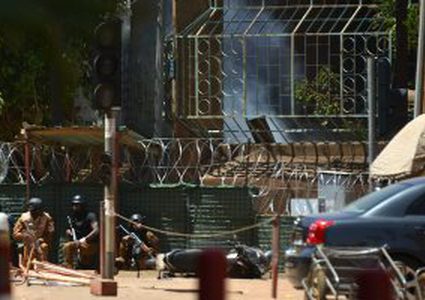 مقتل 28 عسكريا داخل مقر قيادة الجيش فى بوركينا فاسو