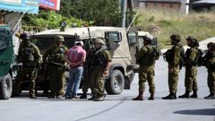 الإحتلال يزعم اعتقال شبان تسللوا داخل مستوطنة غرب سلفيت