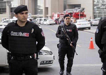 تركيا تعتقل جنديين يونانيين بتهمة محاولة "التجسس"