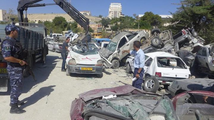 اتلاف 189 مركبة غير قانونية خلال حملة في الخليل