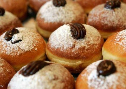 تريد تعويضا بسبب "بوفيه" حفل زفافها