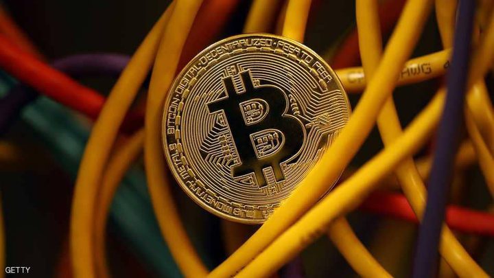 دولة ثانية تنتج "عملة رقمية" خاصة بها