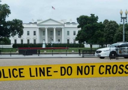 الخدمة السرية تغلق البيت الأبيض بعد سماع دوي إطلاق نار واصابة شخص