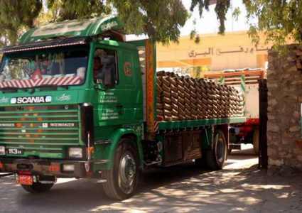 السلطات المصرية تفتح معبر رفح لإدخال شاحنات