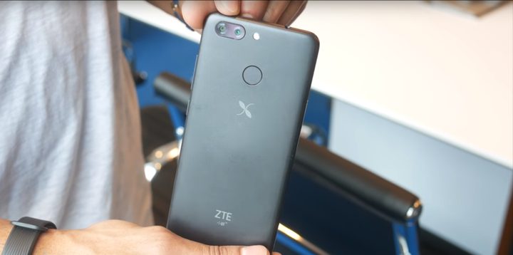 ZTE" الصينية تطلق هاتفاً مميزاً بسعر منافس