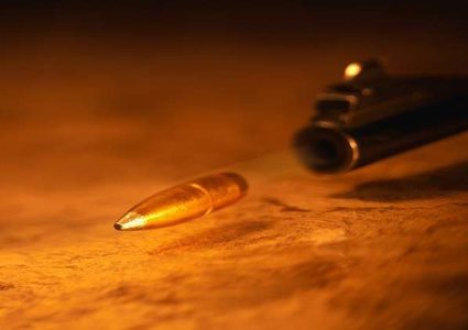 لحظة اصطدام رصاصة بدرع مركبة فضائية