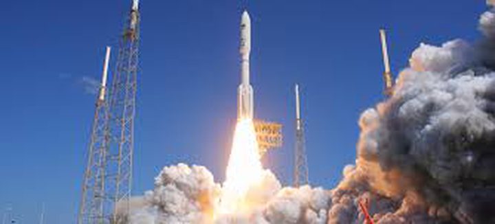 "أطلس V" ينطلق حاملا قمرا اصطناعيا للأرصاد الجوية