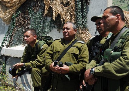 الجنرال ايال زامير يزعُم: حماس تعلب لعبة خطيرة ووضع غزة لن يتحسن طالما جنودنا هناك