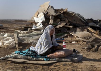 الاحتلال يخطر بإخلاء 16 عائلة شرق طوباس