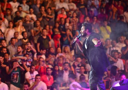 حفل تامر حسني.. يثير حفيظة الكثيرين (صور)