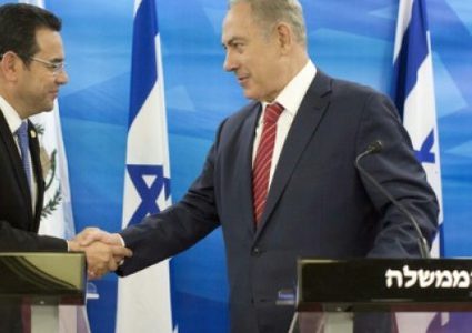 سفيرة غواتيمالا لدى الإحتلال تتفقد مواقع لنقل سفارة بلادها إلى القدس