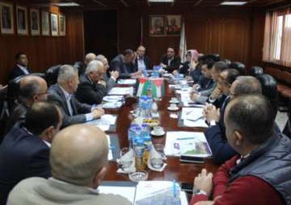 كلية الاقتصاد والعلوم الاجتماعية في الجامعة تنظم محاضرة حول مشروع التوعية الضريبية