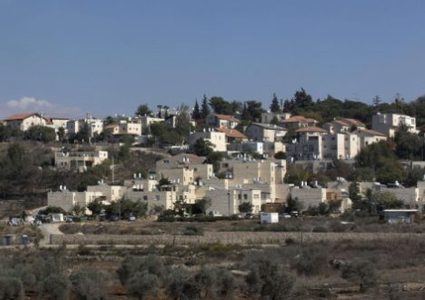 حفريات استيطانية أسفل منازل المواطنين في سلوان وسط توتر شديد