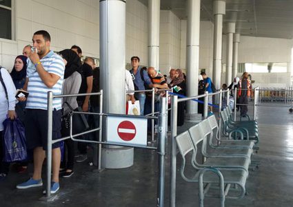 تنقل 5263 مسافر الاثنين عبر معبر الكرامة