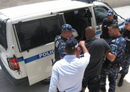 القبض على مطلوب للعدالة أثناء محاولته الفرار إلى أراضي48