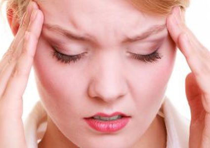 نصائح لتجنب الصداع منها شرب المياه والبعد عن التوتر