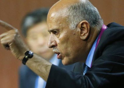 مستوطن يُهدّد ويطالب برأس جبريل الرجوب مثقوبا برصاصة