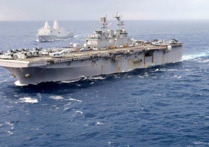 المناورات العسكرية مستمرة.. حاملة طائرات أمريكية ترسو في حيفا