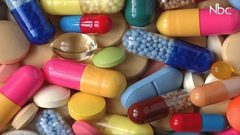 بالفيديو.. سبب وجود كبسولة الدواء بلونين مختلفين
