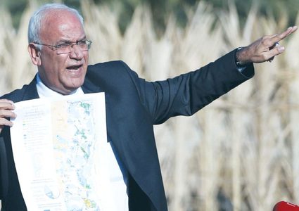 عريقات يجدد: تعليق الاعتراف بإسرائيل رداً على ترامب!