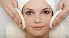 خلطات لتنظيف أعماق البشرة الدّهنية ومنع ظهور حب الشباب