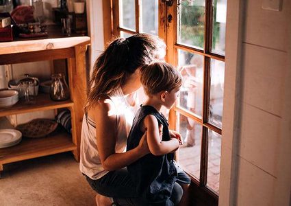 طرقٌ لتطوير مهارات طفلكِ بشكل مثالي