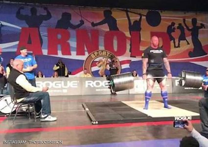 "الرفعة المميتة"لممثل حطم الرقم القياسي!