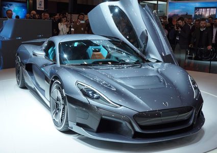 سيارة كهربائية خارقة ذاتية القيادة بقوة 1,914 حصان