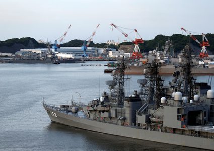 ترامب يجنح لـ"الحرب التجارية" ويقر ضرائب الحديد والألمنيوم