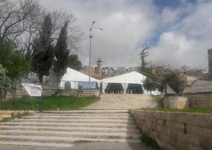 "الخارجية" تطالب بتحرك دولي لإزالة خيام المستوطنين من ساحات الحرم الإبراهيمي