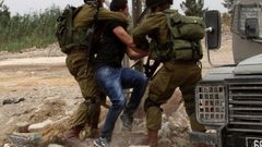 قوات الاحتلال تنكل بأهالي بلدة عزون