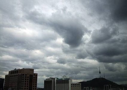 الطقس اليوم غائم جزئيًا دون تغيير يذكر على درجات الحرارة