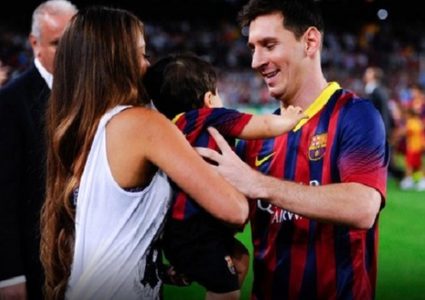 ميسي يرزق بصبي ثالث من زوجته أنتونيلا روكوزو