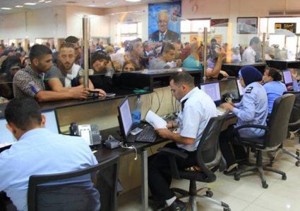 خلال أسبوع 21 مواطناً منعوا من السفر بأمر من الاحتلال