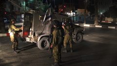 قوات الاحتلال تعيق حركة المواطنين جنوب وشمال طولكرم