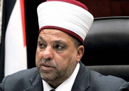 استلام ملفات الأملاك الوقفية في القدس من الأرشيف العثماني