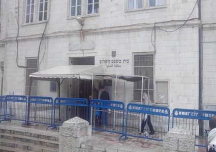 الاحتلال يمدد اعتقال طفلة قاصر من القدس