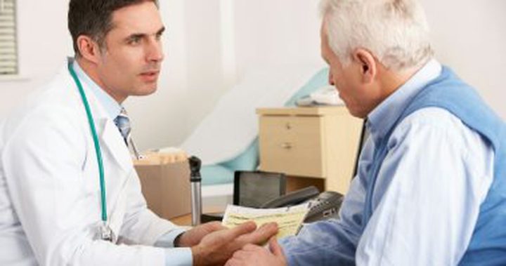 اعراض سرطان القفص الصدرى أبرزها آلام الضلع والصدر