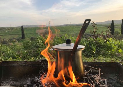 بالصور: البحث عن متنفس في المسعودية .. كيف ينغصه "جيب احتلالي"؟