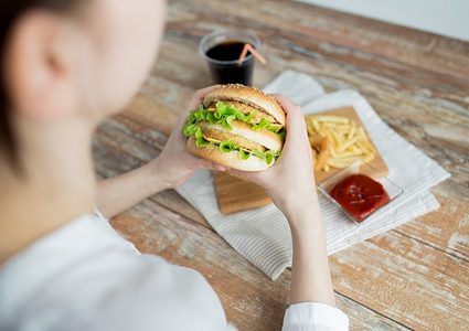 عائلة تصاب بالشلل بعد تناولها هذا الطعام !