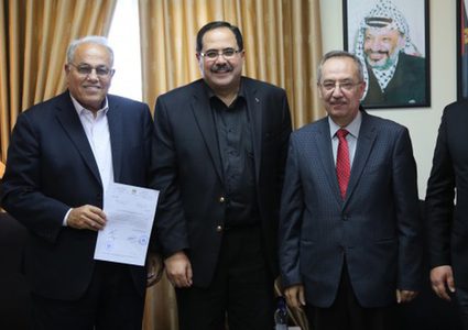 جامعتا النجاح الوطنية والعربية الأمريكية تتسلمان من الوزير صيدم اعتماد برنامج ماجستير العلاقات العامة المعاصرة