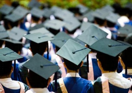 التربية تطلق الخطوات الأولى لحل مشكلة شهادات خريجي غزة