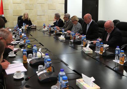 د.خيرية رصاص تجتمع مع سفراء وممثلي العديد من الدول