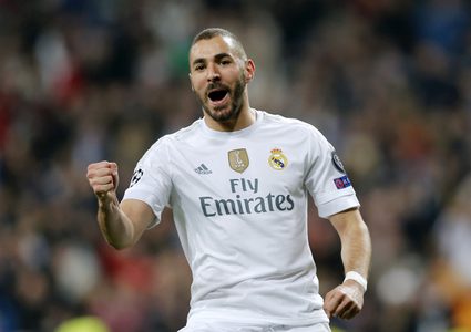 زيدان: من يفهم بكرة القدم يحب بنزيمة