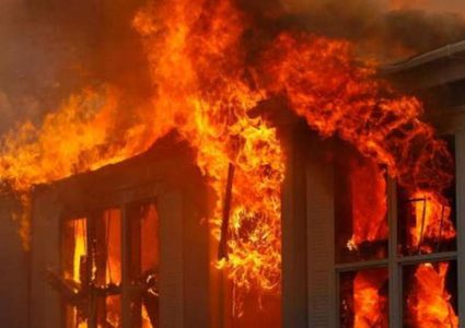 وفاة عائلة فلسطينية بالكامل بعد احتراق منزلها