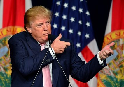 البيت الأبيض يعلن استعداده لتمويل مشروع تسليح المعلمين