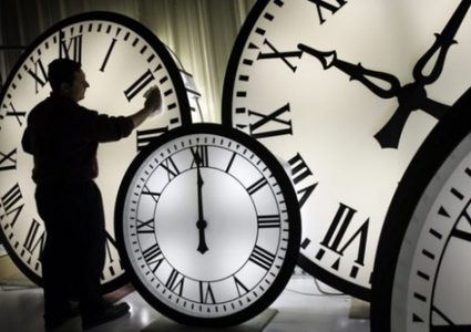 الحكومة تعلن موعد التوقيت الصيفي