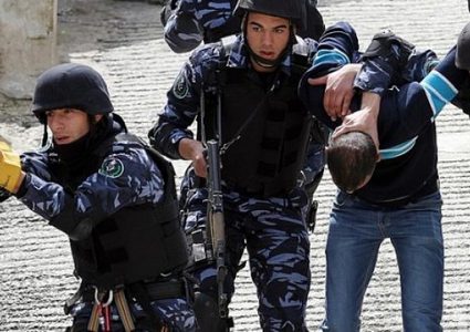 الشرطة تقبض على تاجر مخدرات